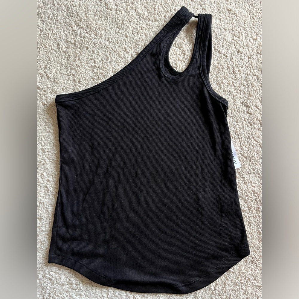 NWT ON Ultra Lite Go-Dry Black One Shoulder Top